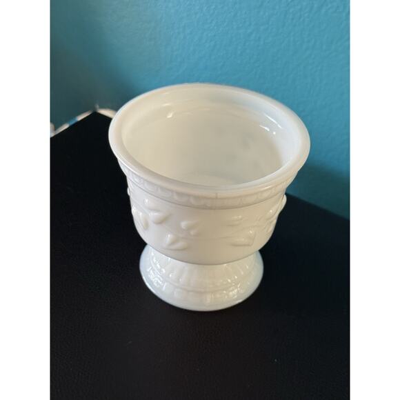 Vintage Milk Glass Pedestal Bowl Floral Embossed White Compote Candy Dish Decor - Picture 4 of 8